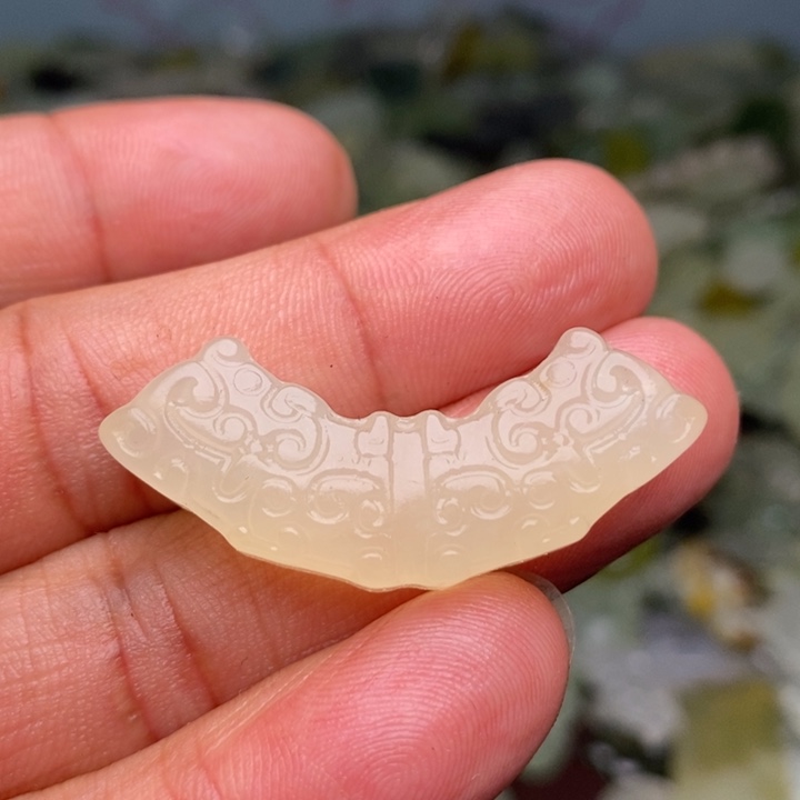 蛇纹石玉颈饰合金44