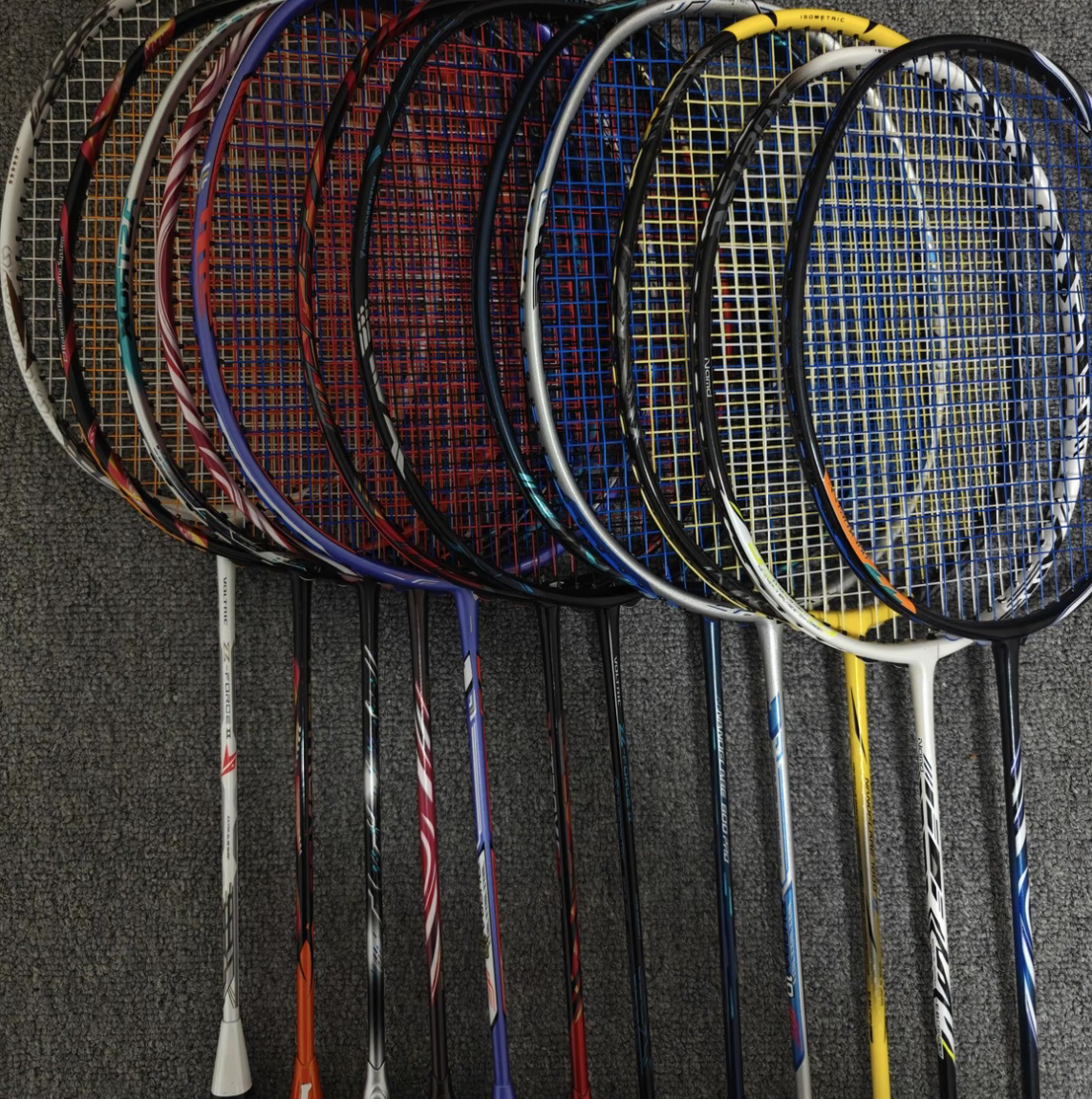 捡漏精定全碳素羽毛球拍