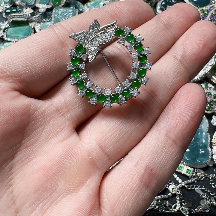 翡翠颈饰未镶嵌天然A货翡翠放漏