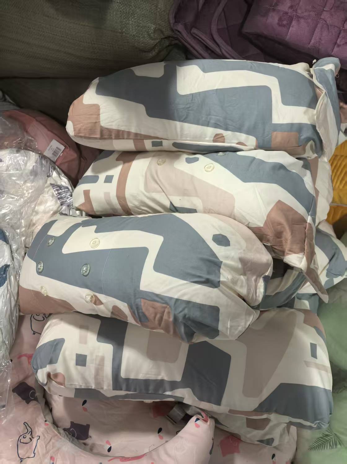 《厚广家》3楼25×60橘蓝花纹全棉枕头 发1个 微瑕疵