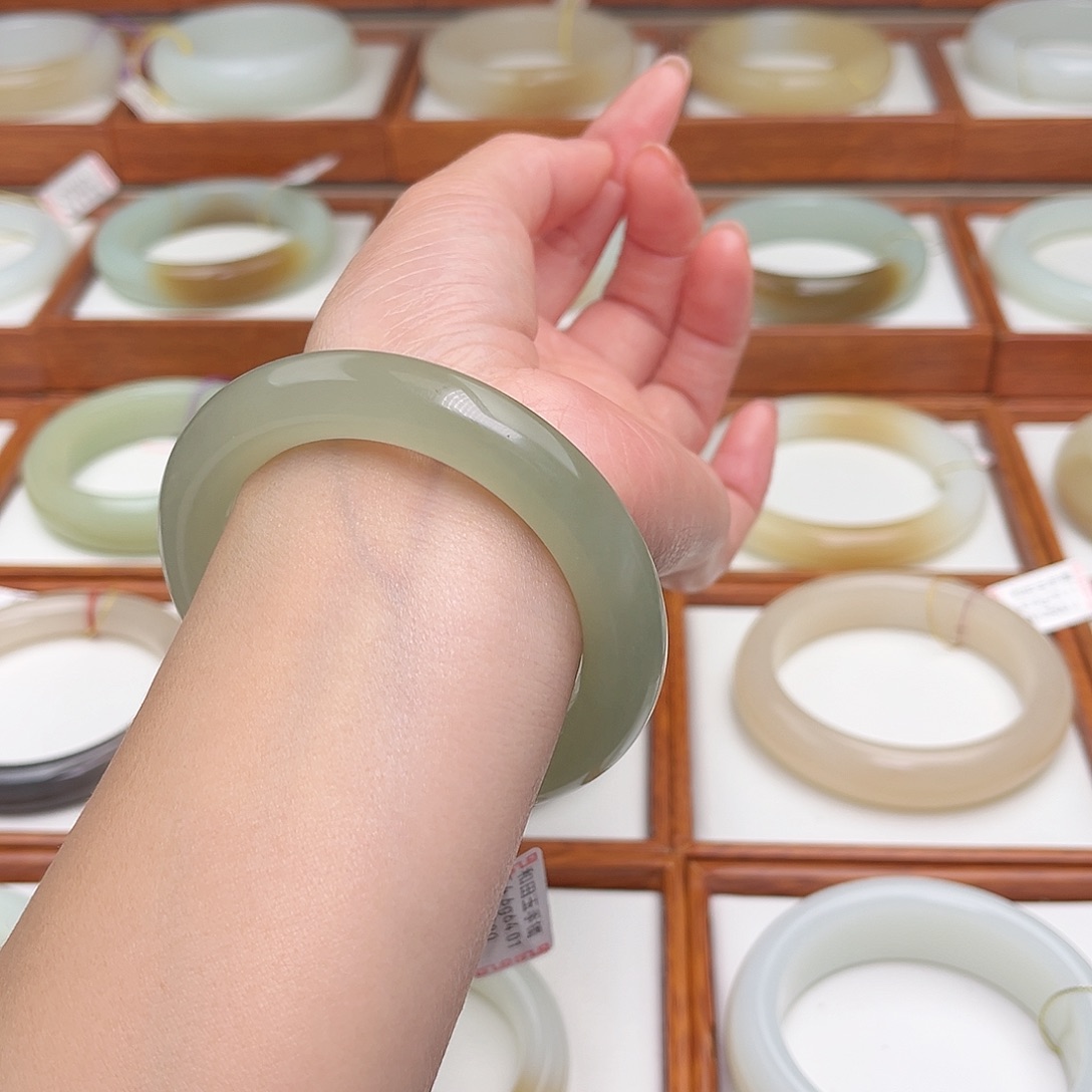 和田玉手镯未镶嵌3980