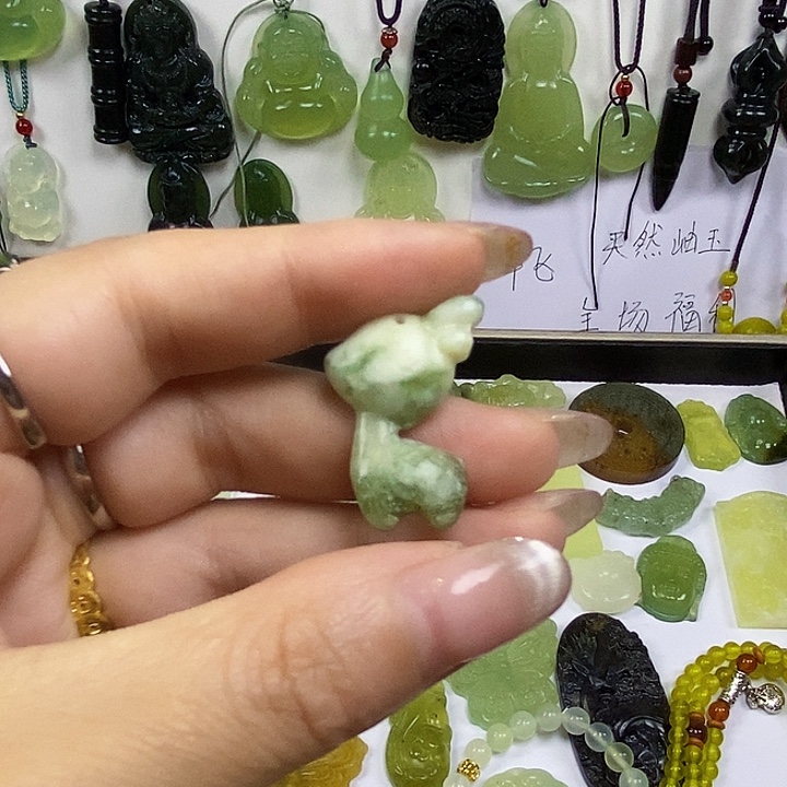 蛇纹石玉合金颈饰39