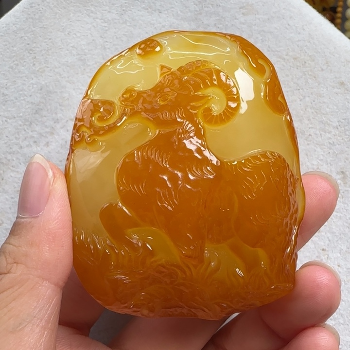 未镶嵌蜜蜡珠宝奇石
