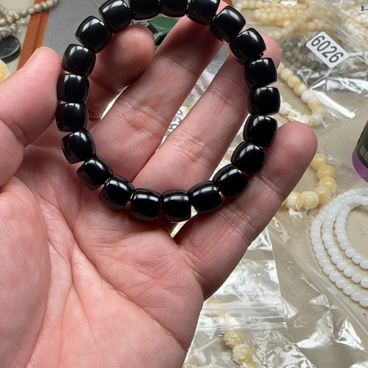 白玉菩提吊坠黑色2558