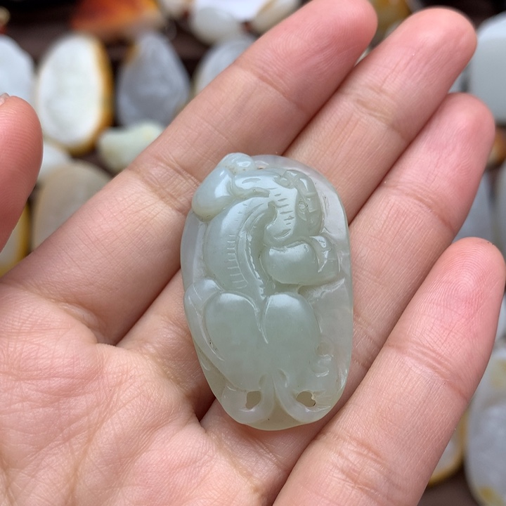 和田玉未镶嵌颈饰