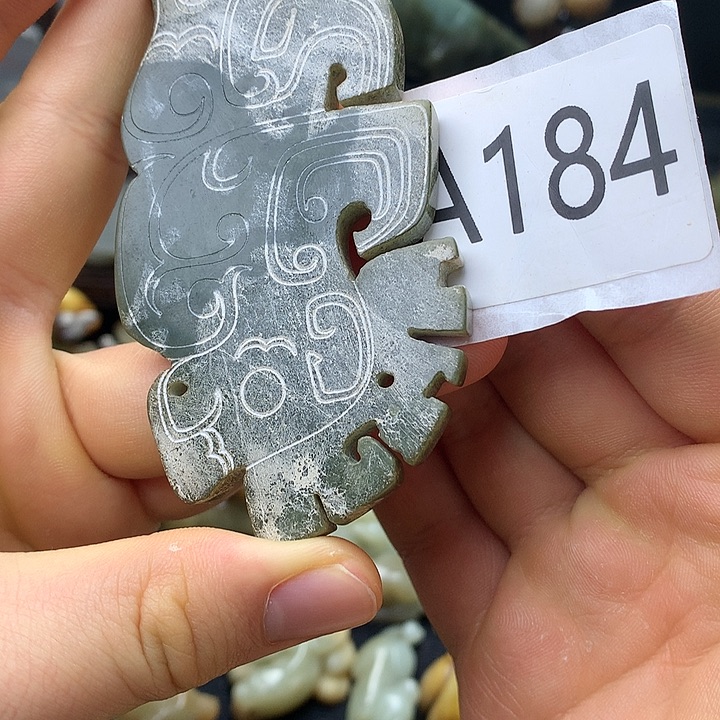 和田玉未镶嵌车挂