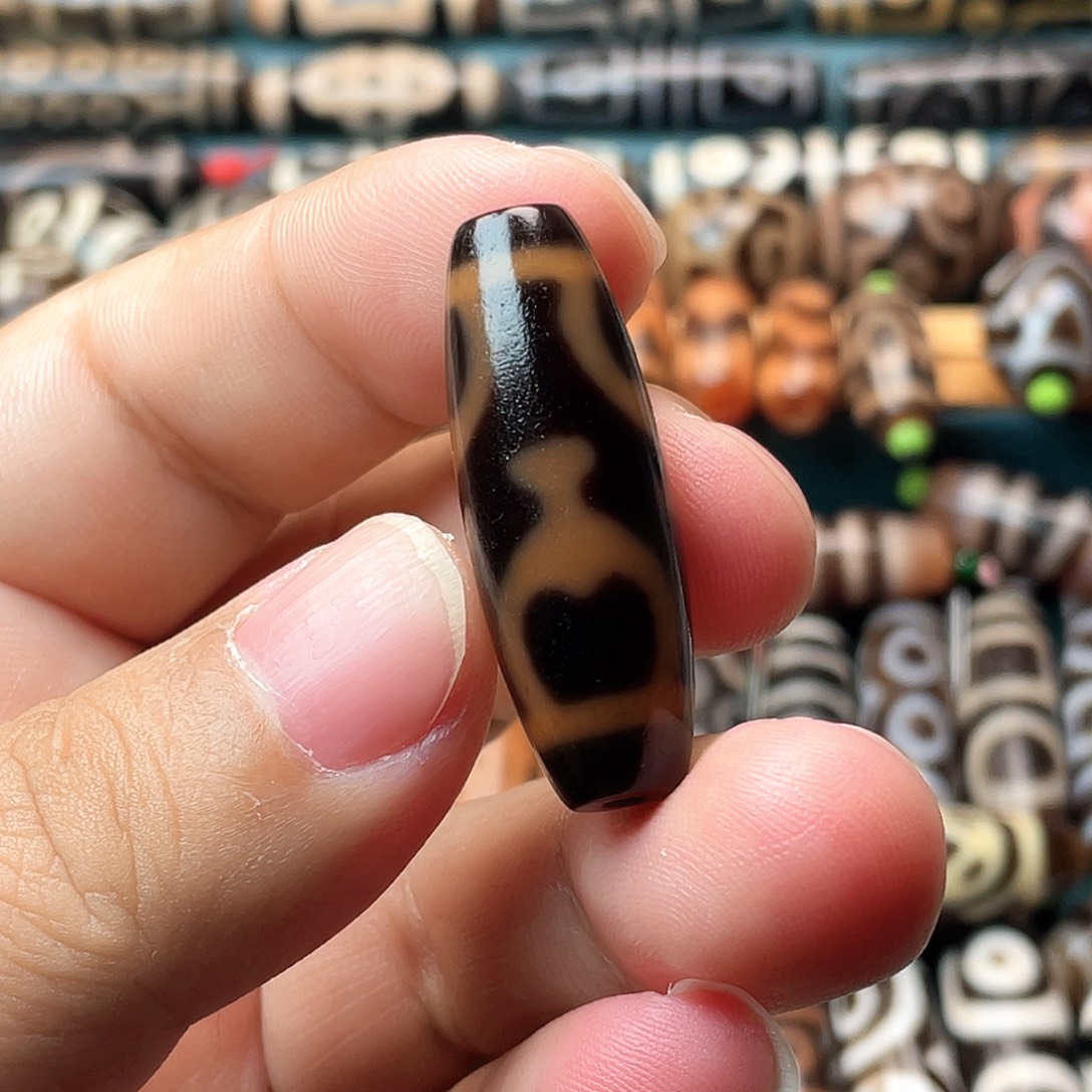 玛瑙/玉髓未镶嵌耳饰朱砂四宝瓶