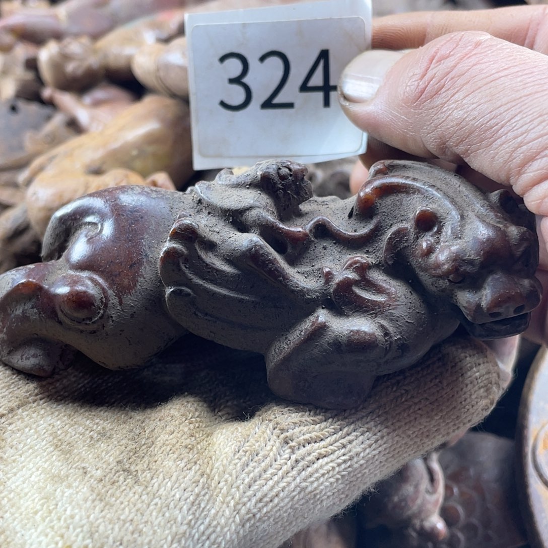 和田玉（糖玉）未镶嵌挂件