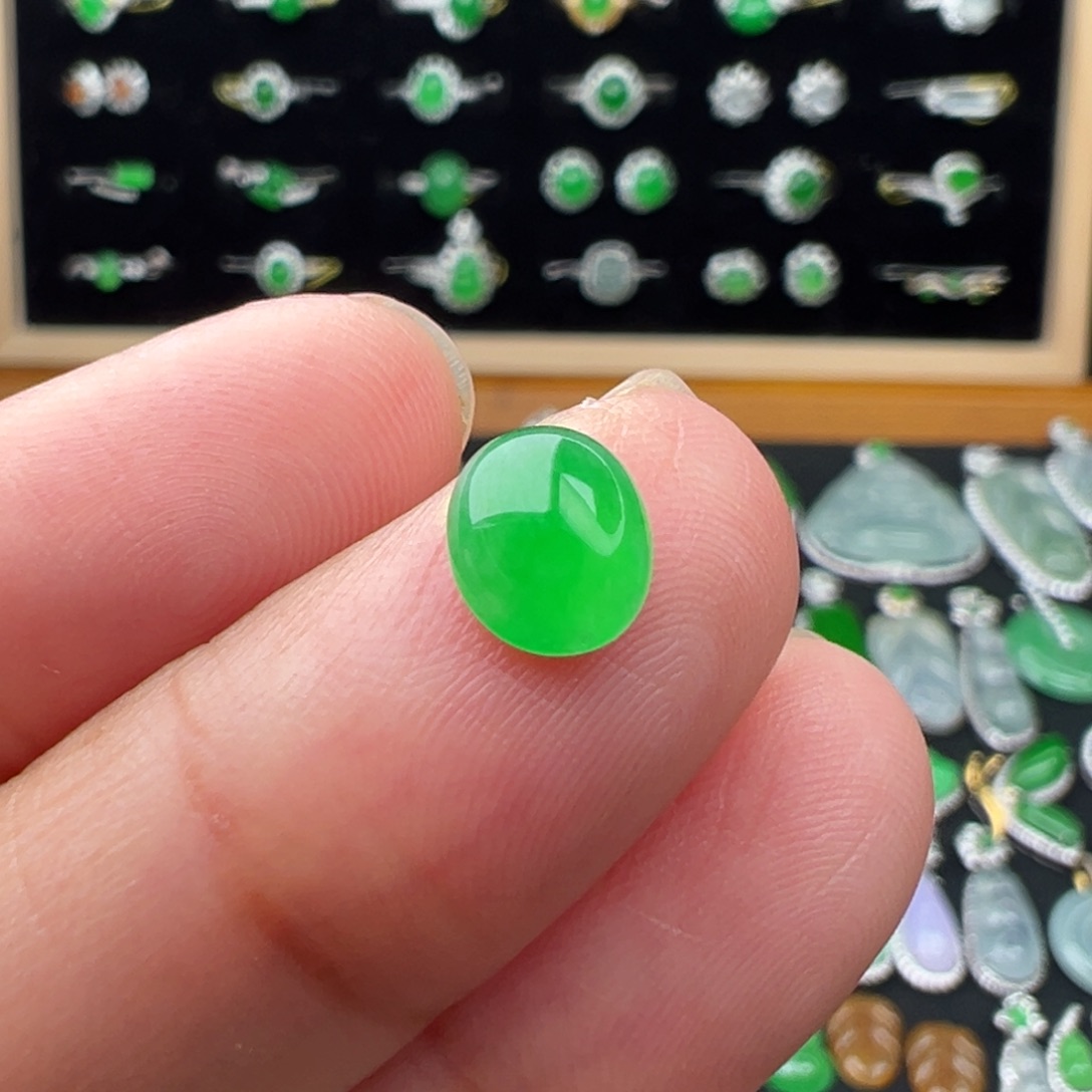 翡翠未镶嵌颈饰蛋7.7