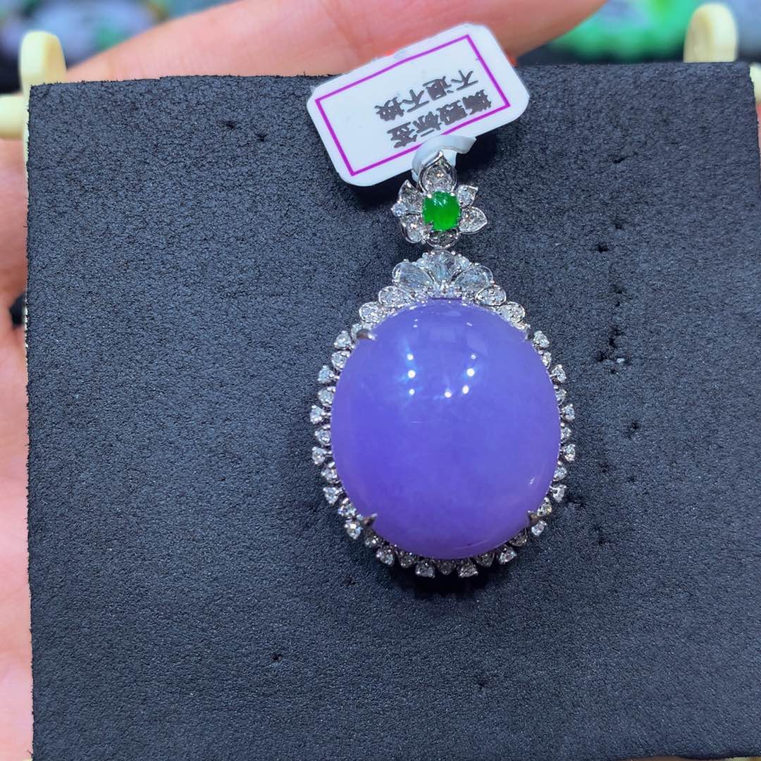 翡翠18K金镶嵌颈饰翡翠