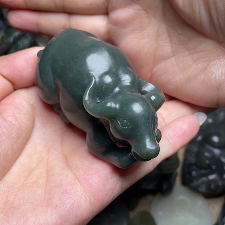 和田玉未镶嵌颈饰雅****y