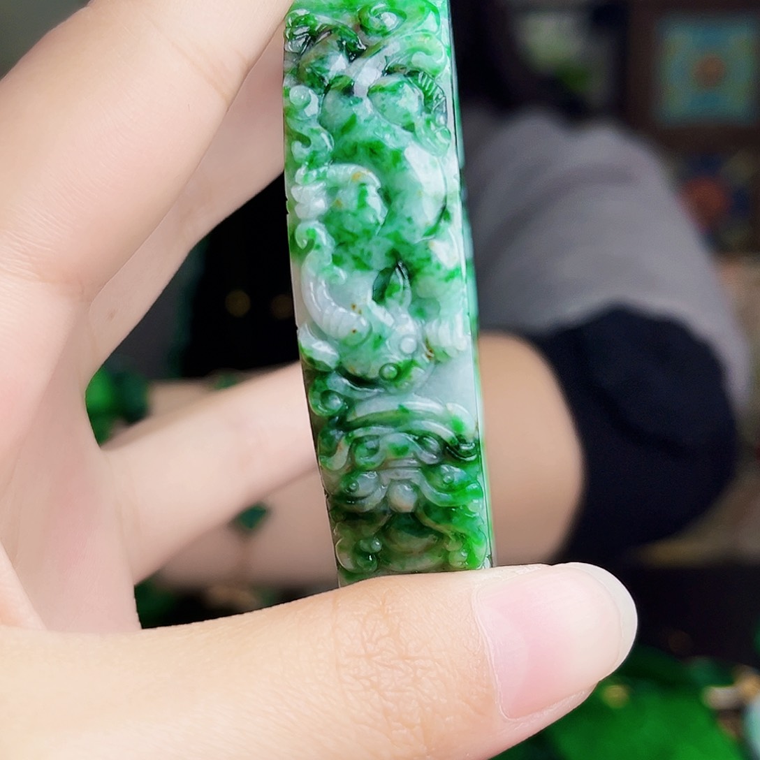 颈饰未镶嵌翡翠多样性