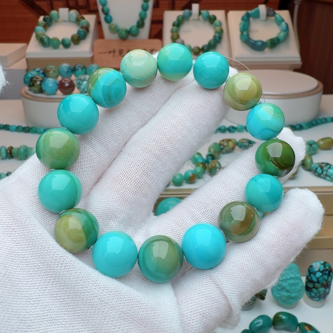 绿松石未镶嵌颈饰