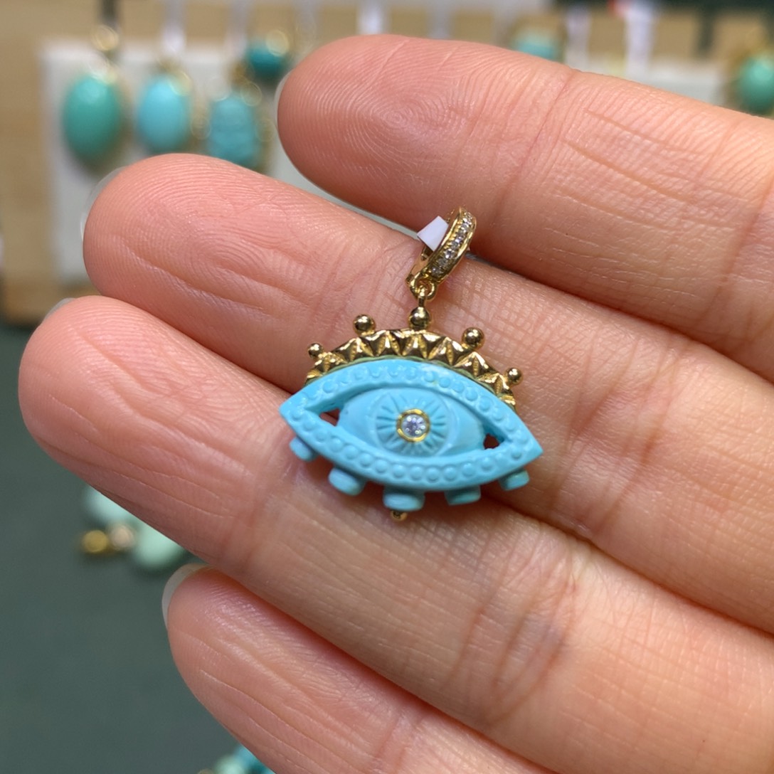 绿松石吊坠18K金镶嵌