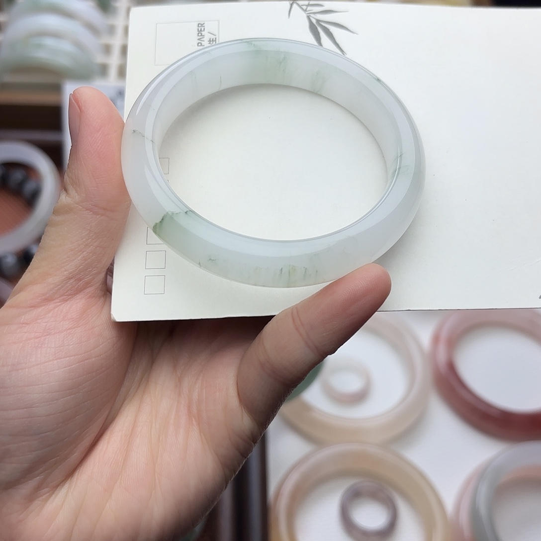 石英质玉（天山翠）未镶嵌手镯54.2圈口