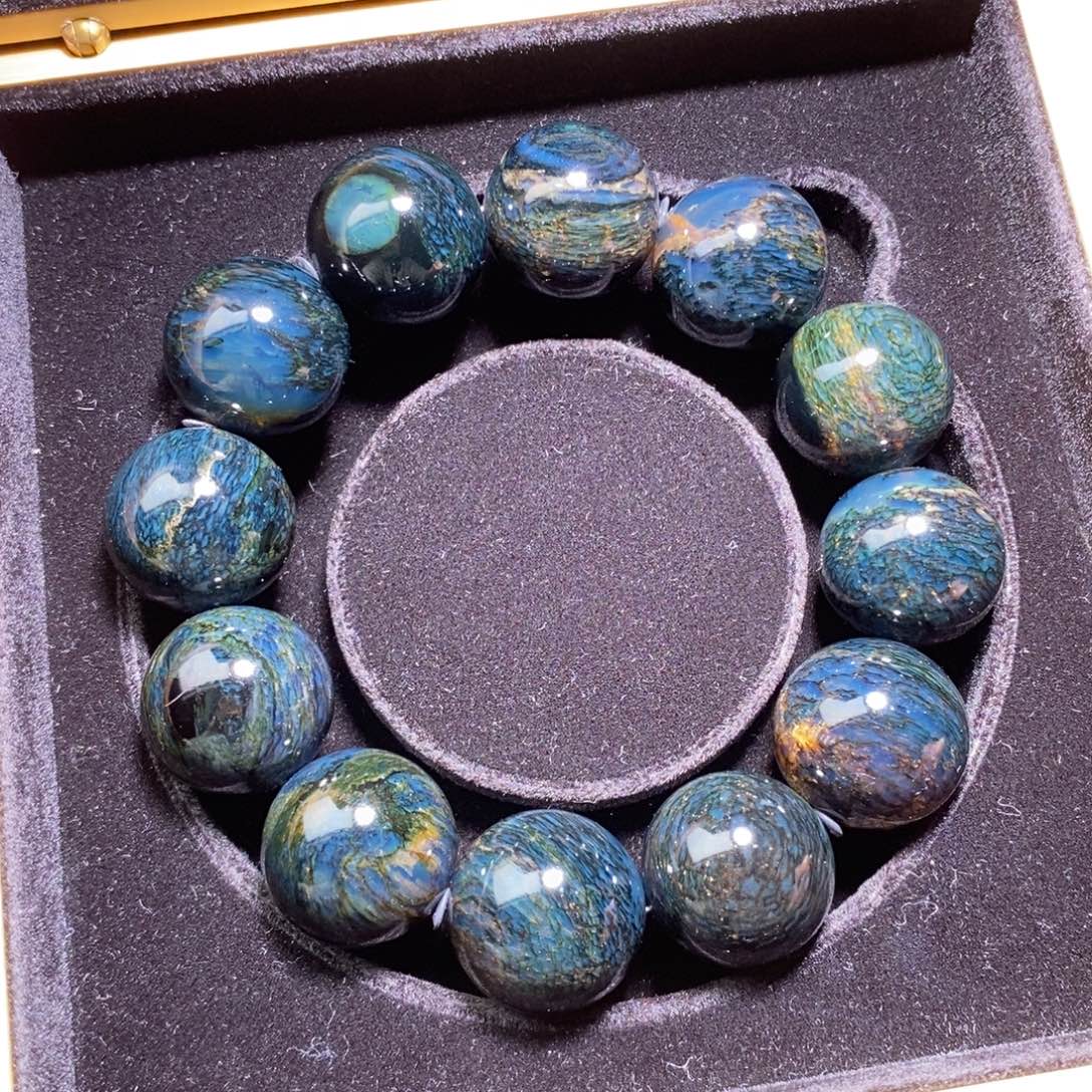 琥珀未镶嵌颈饰54.5克20mm