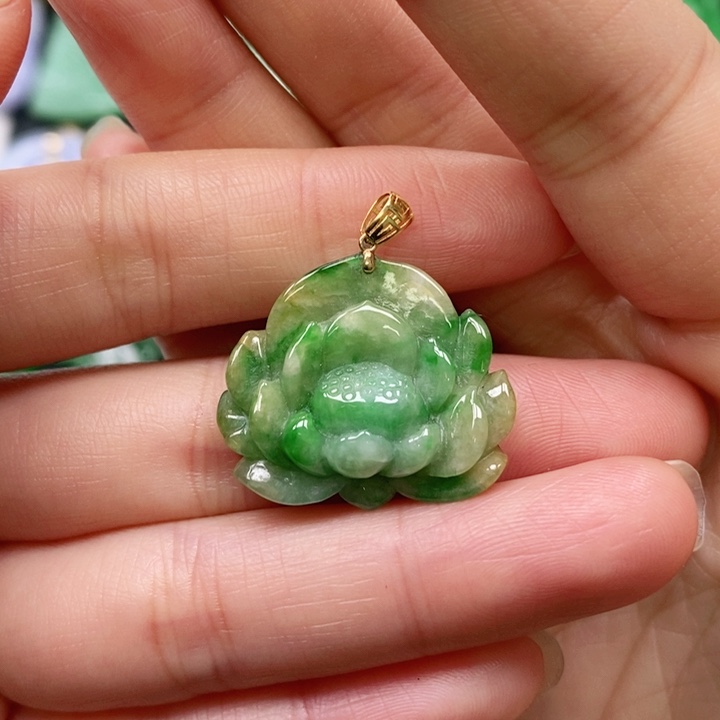 翡翠颈饰未镶嵌吊坠