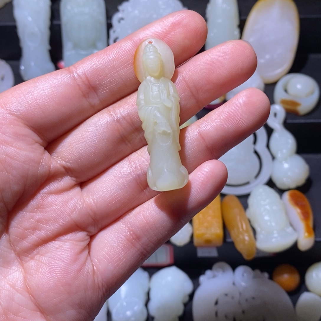 和田玉未镶嵌颈饰