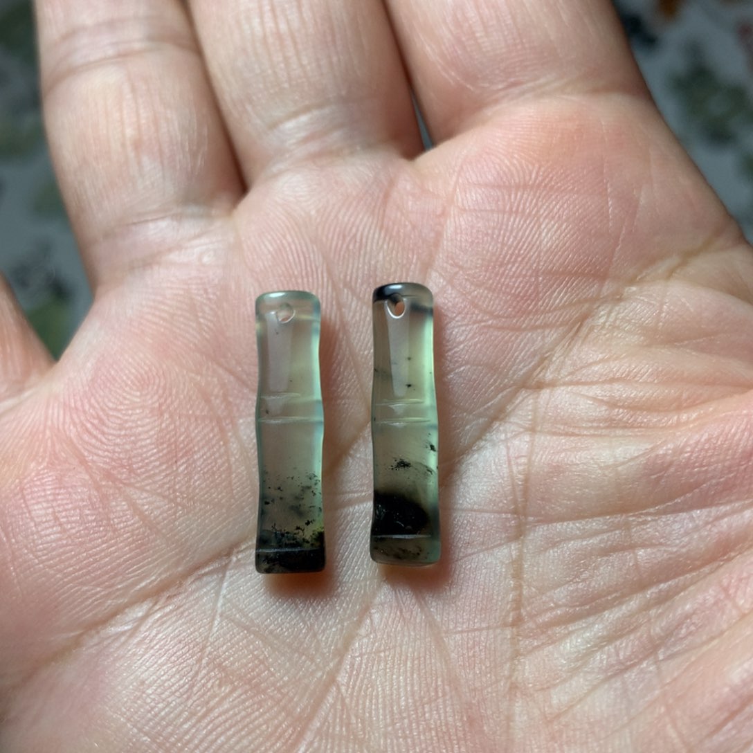 蛇纹石玉耳环未镶嵌