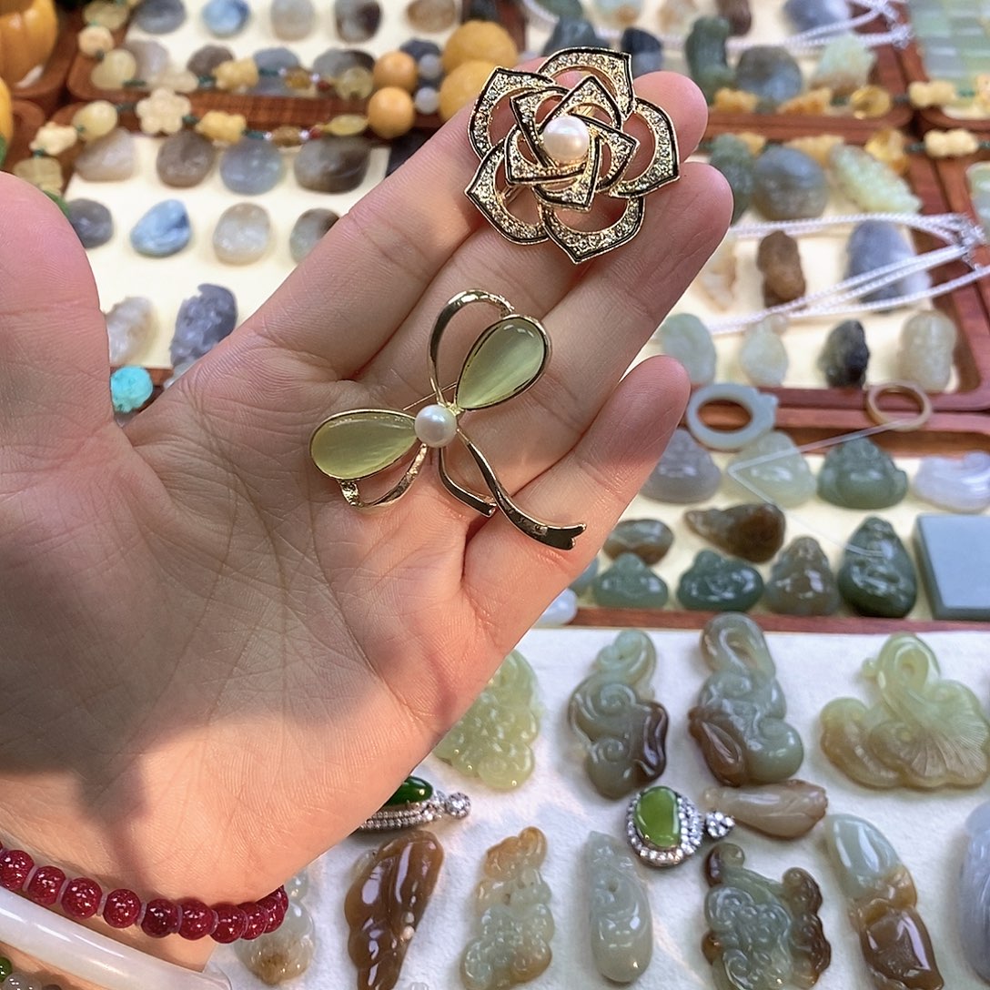 胸饰合金淡水珍珠