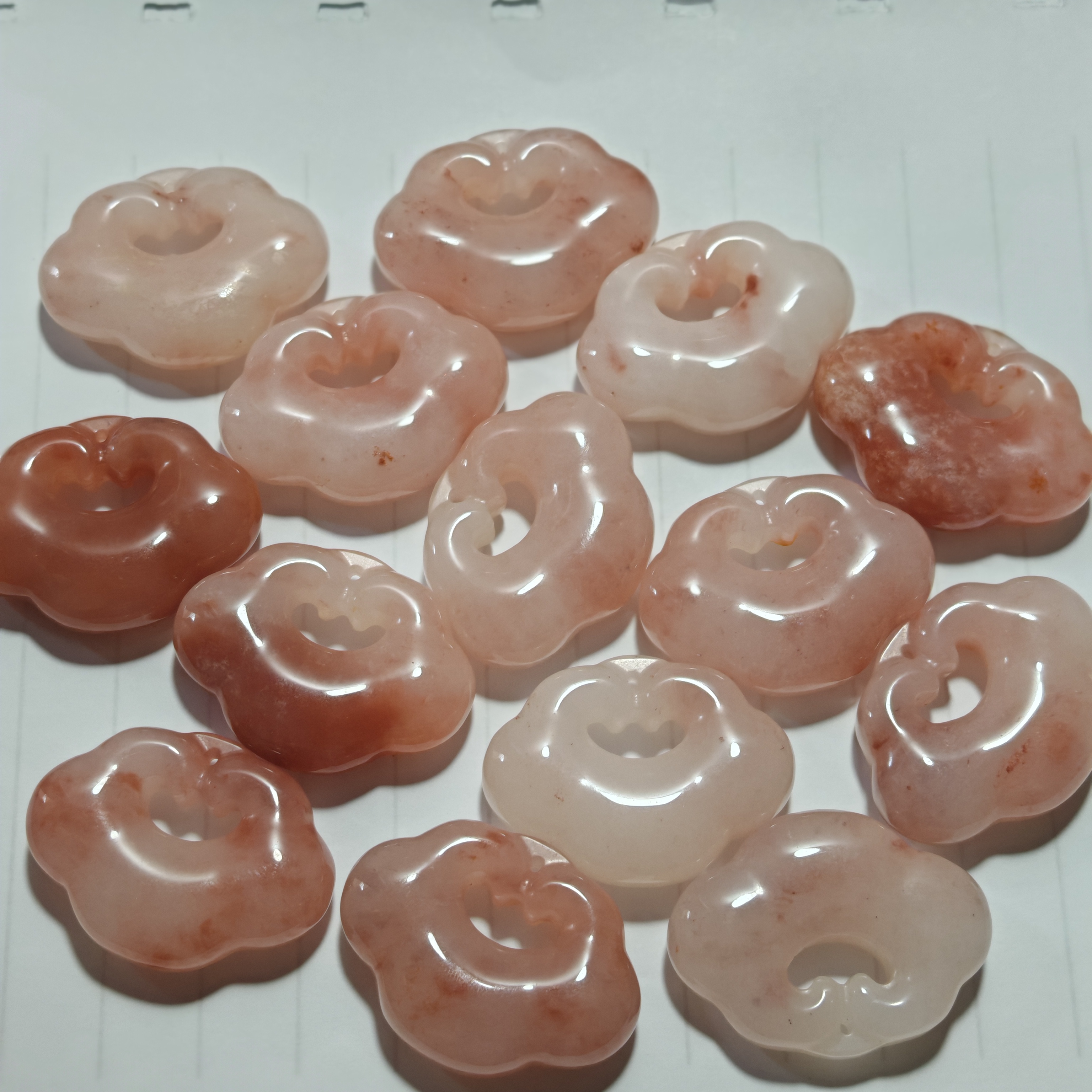 石英质玉 桃花酿吊坠   拍一发一     多样性发