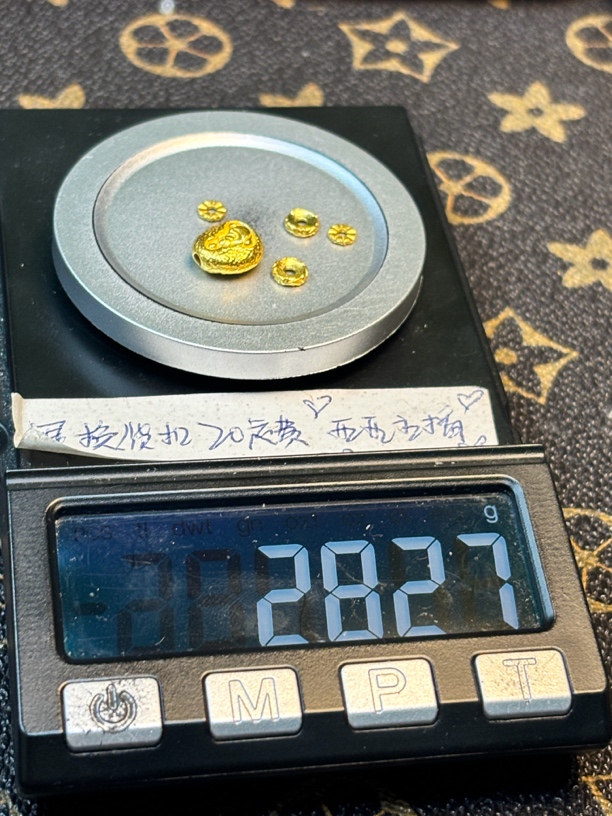 足金999无相佛背云