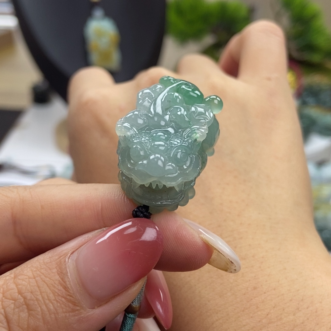 颈饰未镶嵌翡翠A2 双色含珠如意貔貅