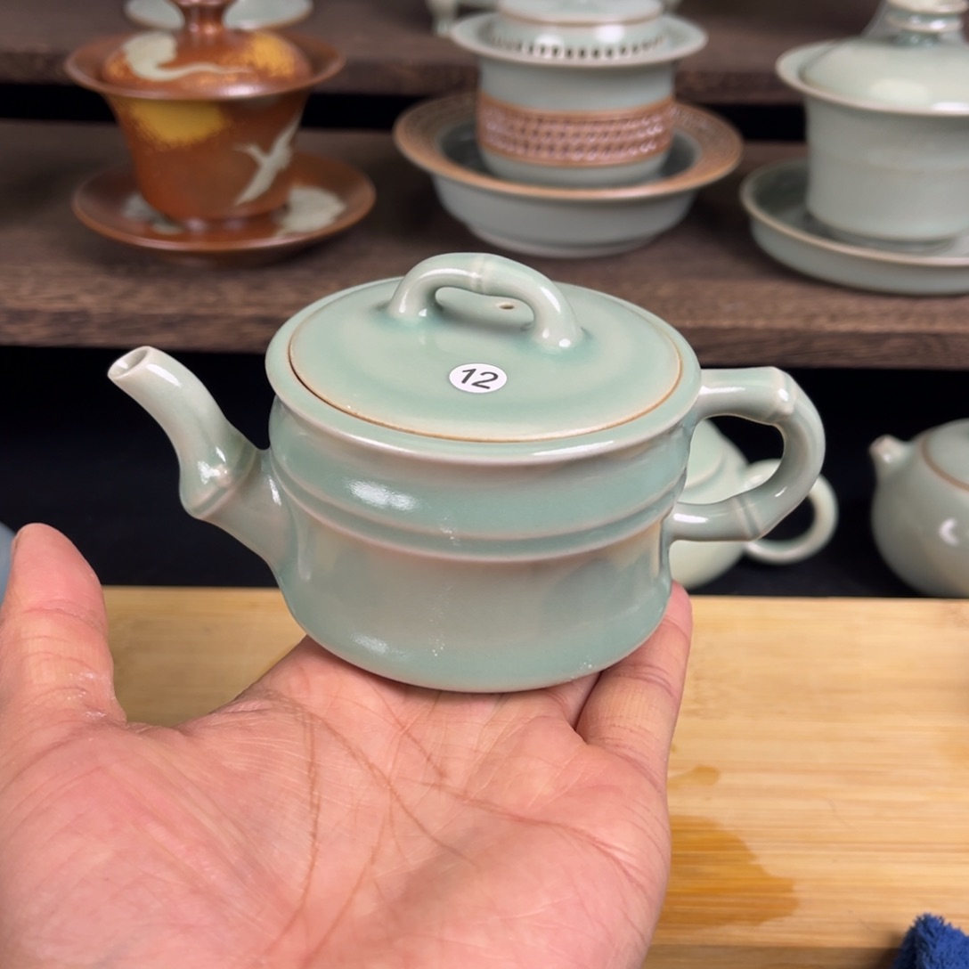 【闪购商品】微瑕竹节壶汝瓷仿古