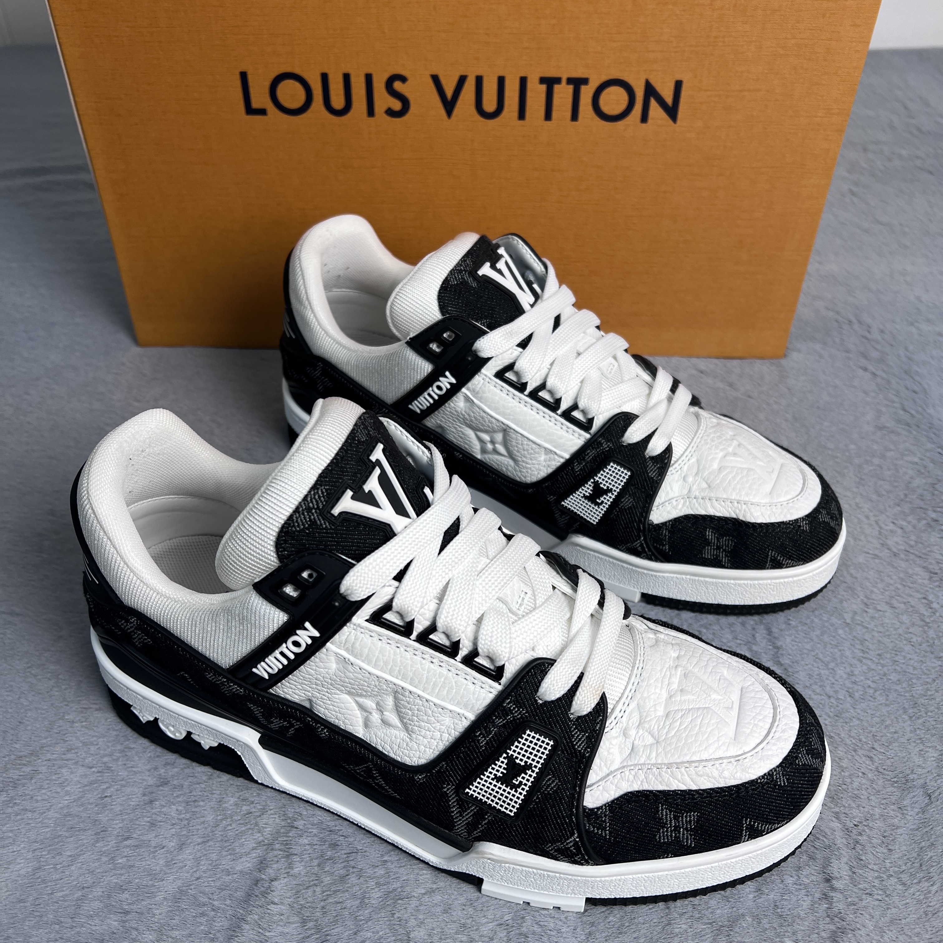 99新 LouisVuitton/路易威登 38码！lv trainer黑白满印牛仔25款