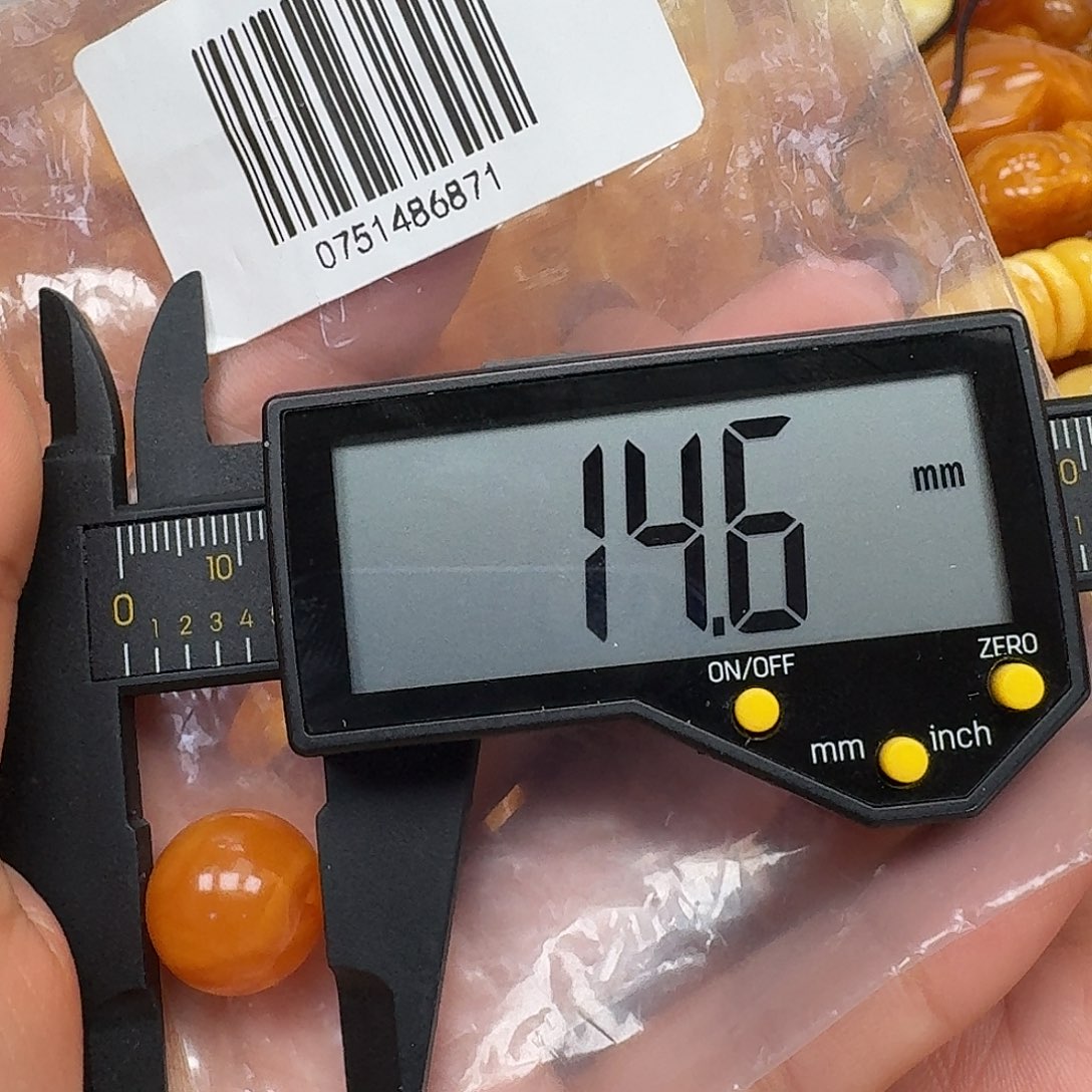 琥珀未镶嵌裸石悠悠