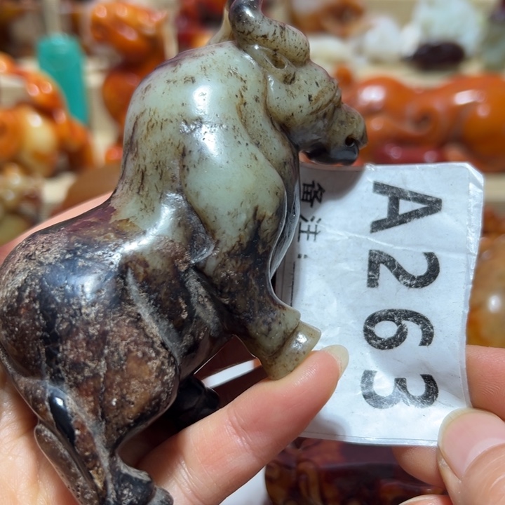 牛***1和田玉未镶嵌颈饰