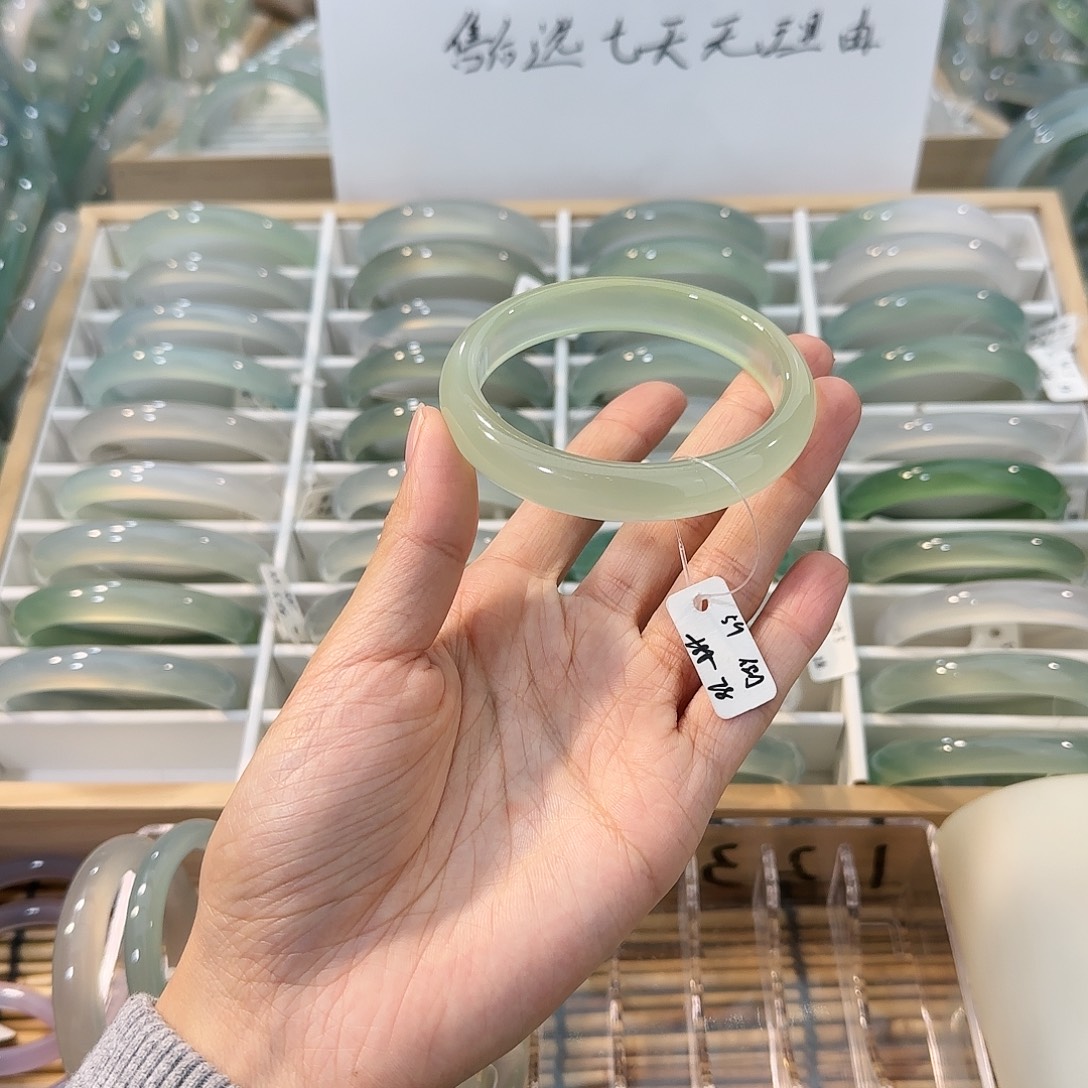 玛瑙/玉髓未镶嵌手镯圈口59