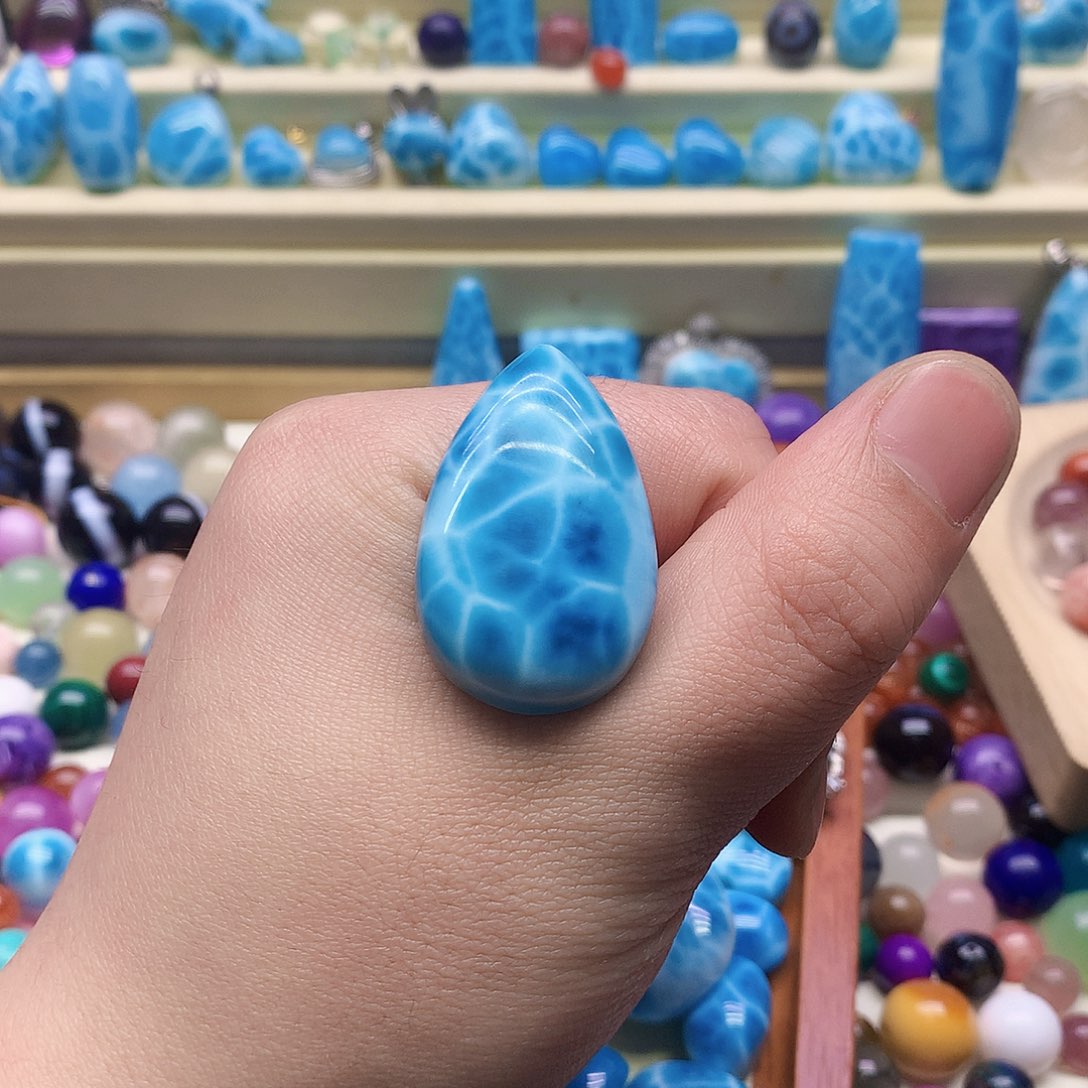 针钠钙石（海纹石）颈饰未镶嵌哆***啊