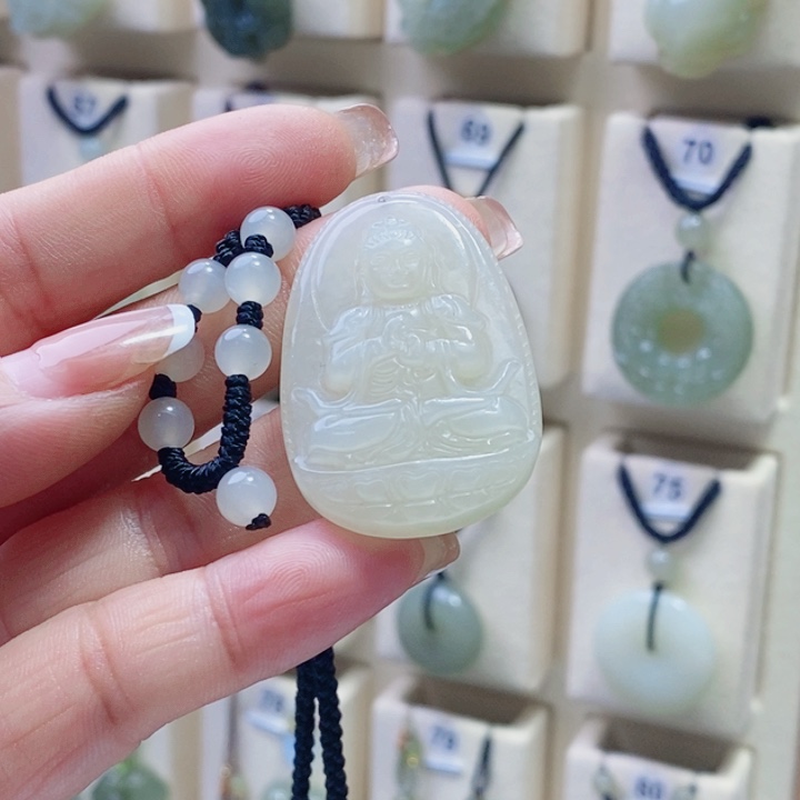 和田玉未镶嵌颈饰