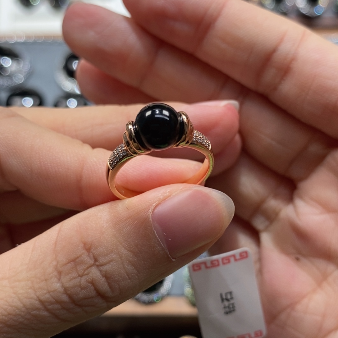翡翠18K金镶嵌戒指