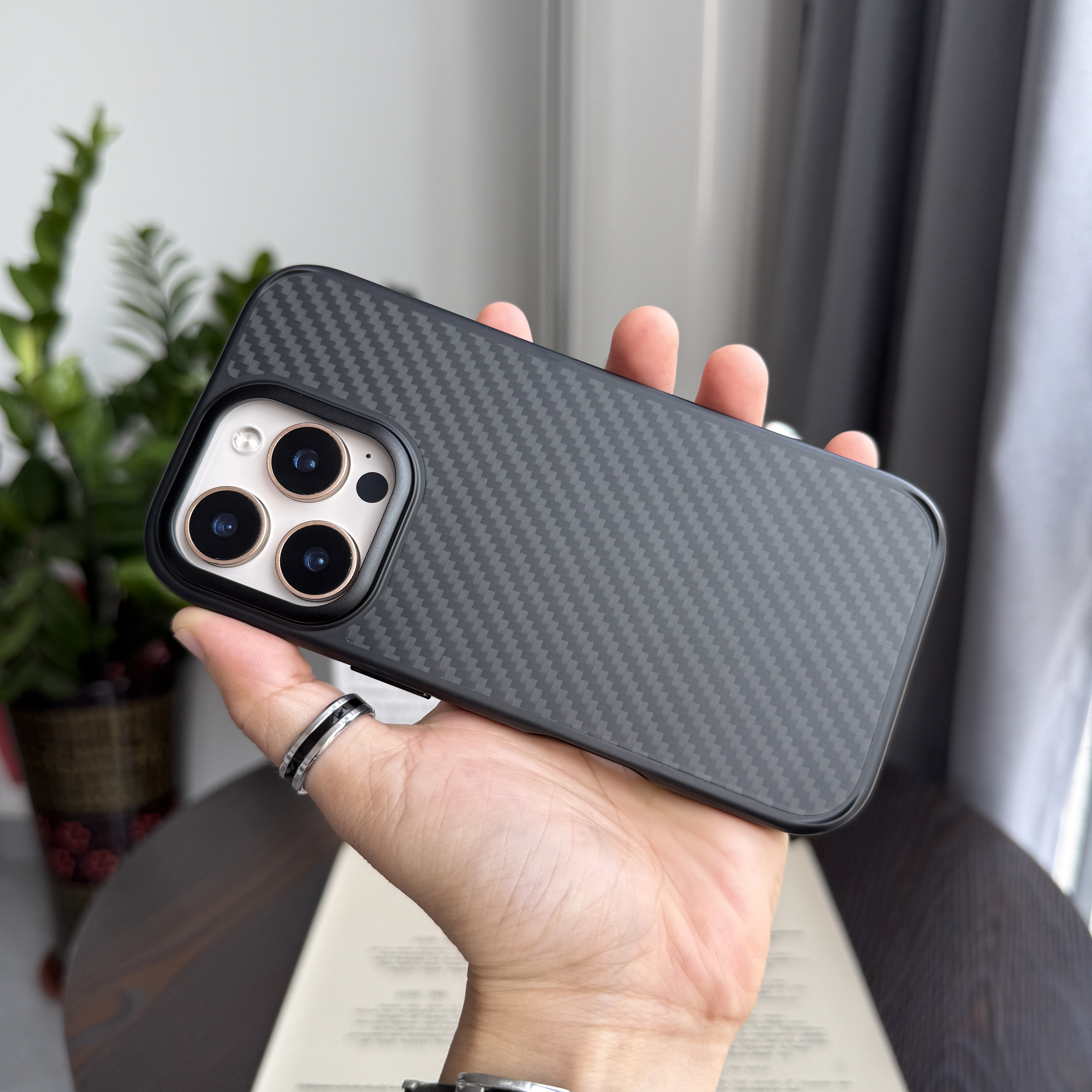 小贝壳•1500D高级凯夫拉磁吸壳防摔防滑手机壳全包新款高端保护壳