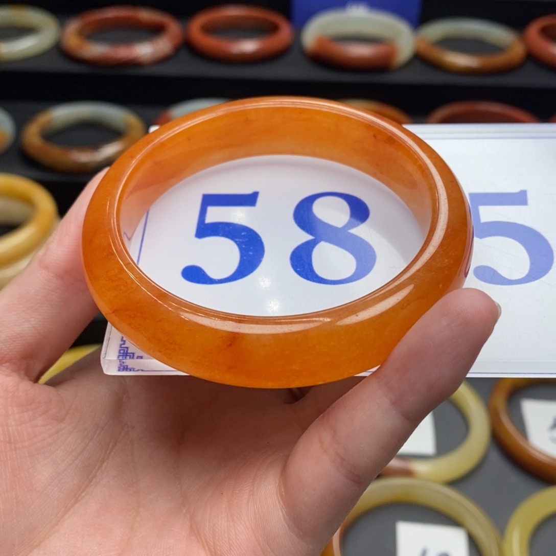 石英质玉（黄龙玉）手镯微瑕未镶嵌