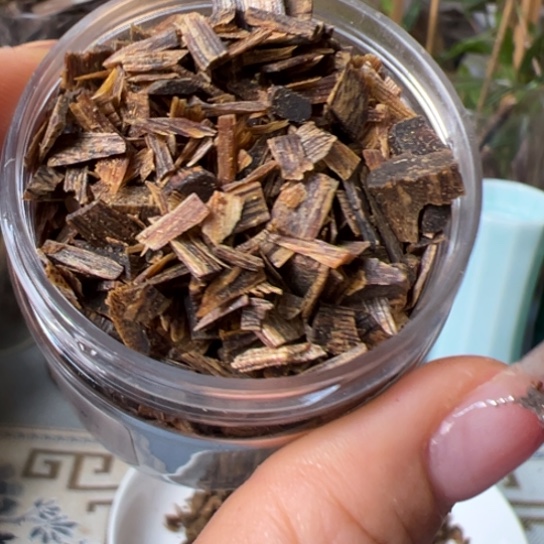 沉香碎屑沉香奇楠白露老料小米粒30克