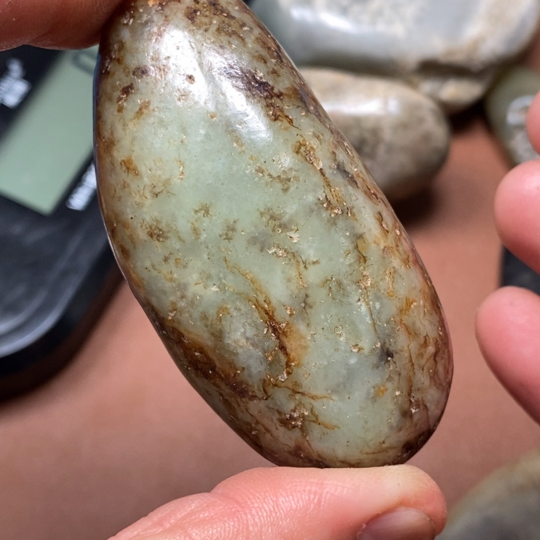 和田玉挂件足铂镶嵌