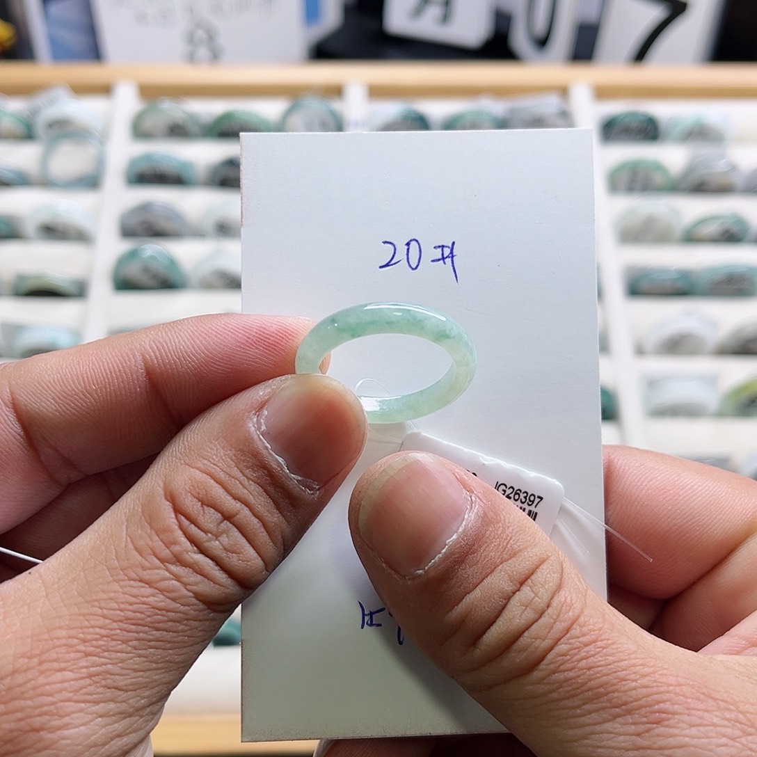 翡翠戒指未镶嵌翡翠