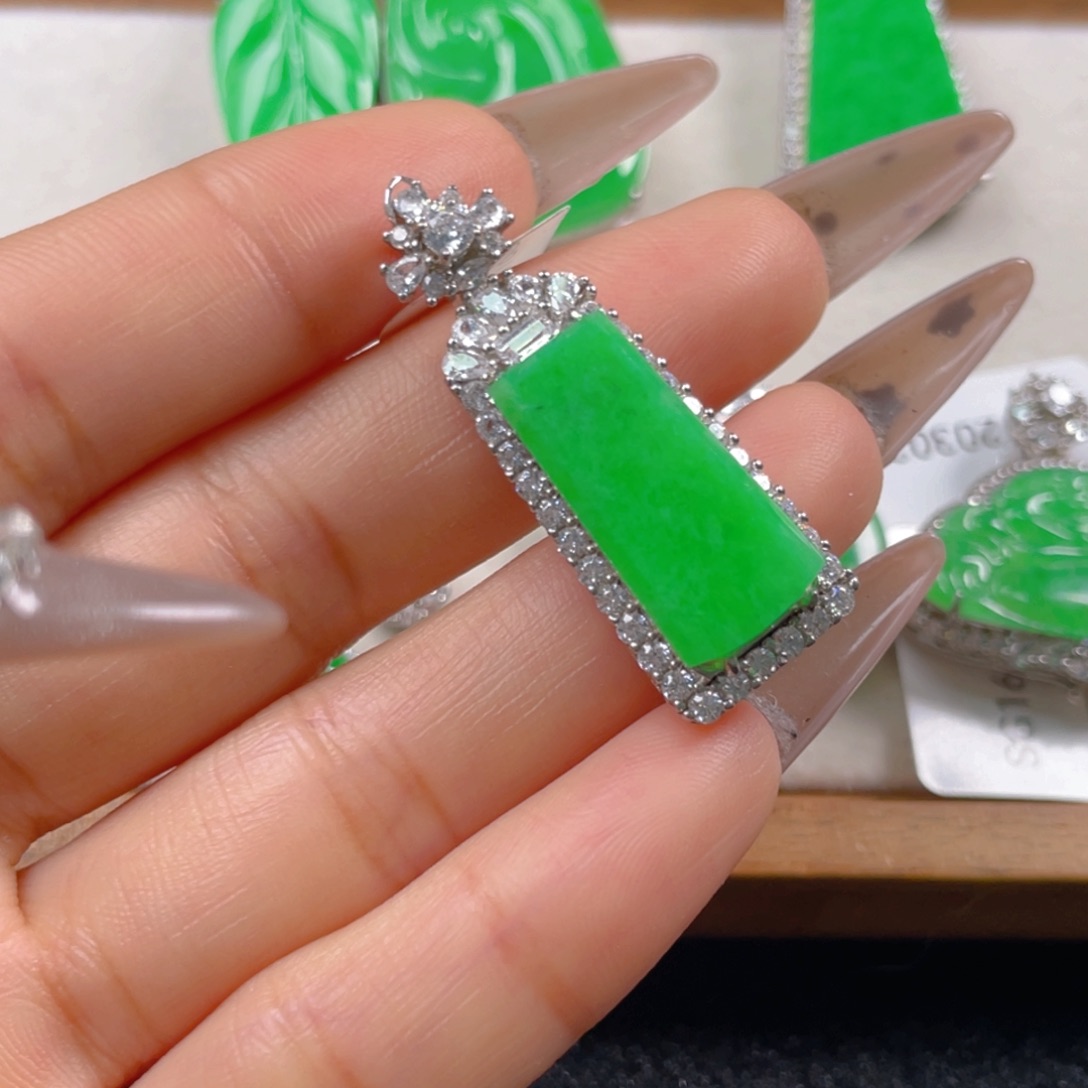 翡翠颈饰银S925镶嵌翡翠