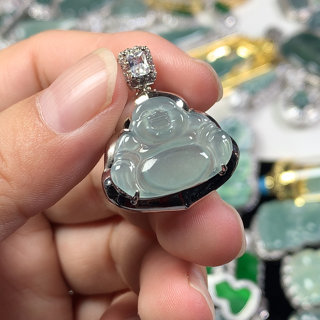 翡翠未镶嵌颈饰佛