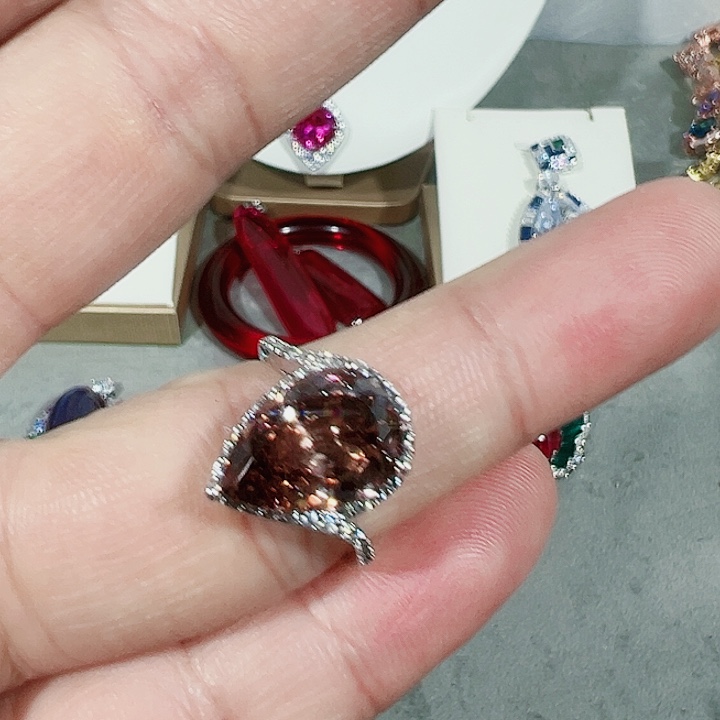 红宝石颈饰未镶嵌