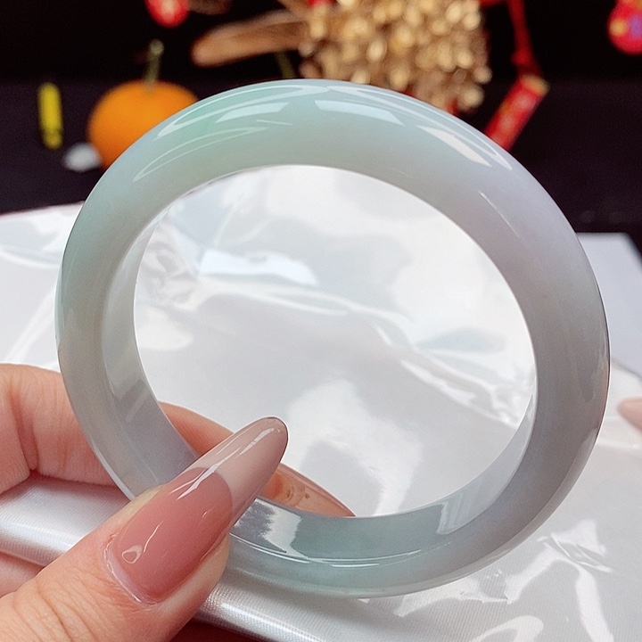 翡翠手镯未镶嵌55圈