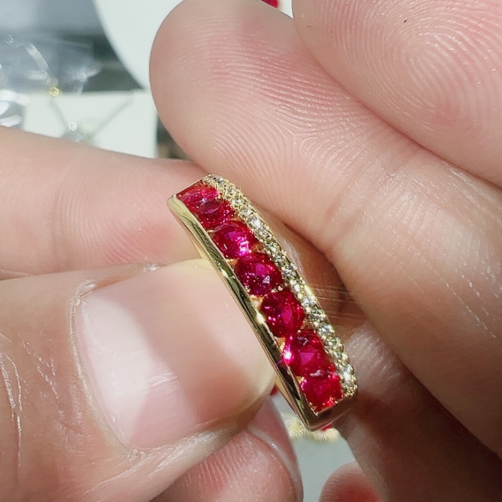 红宝石颈饰未镶嵌