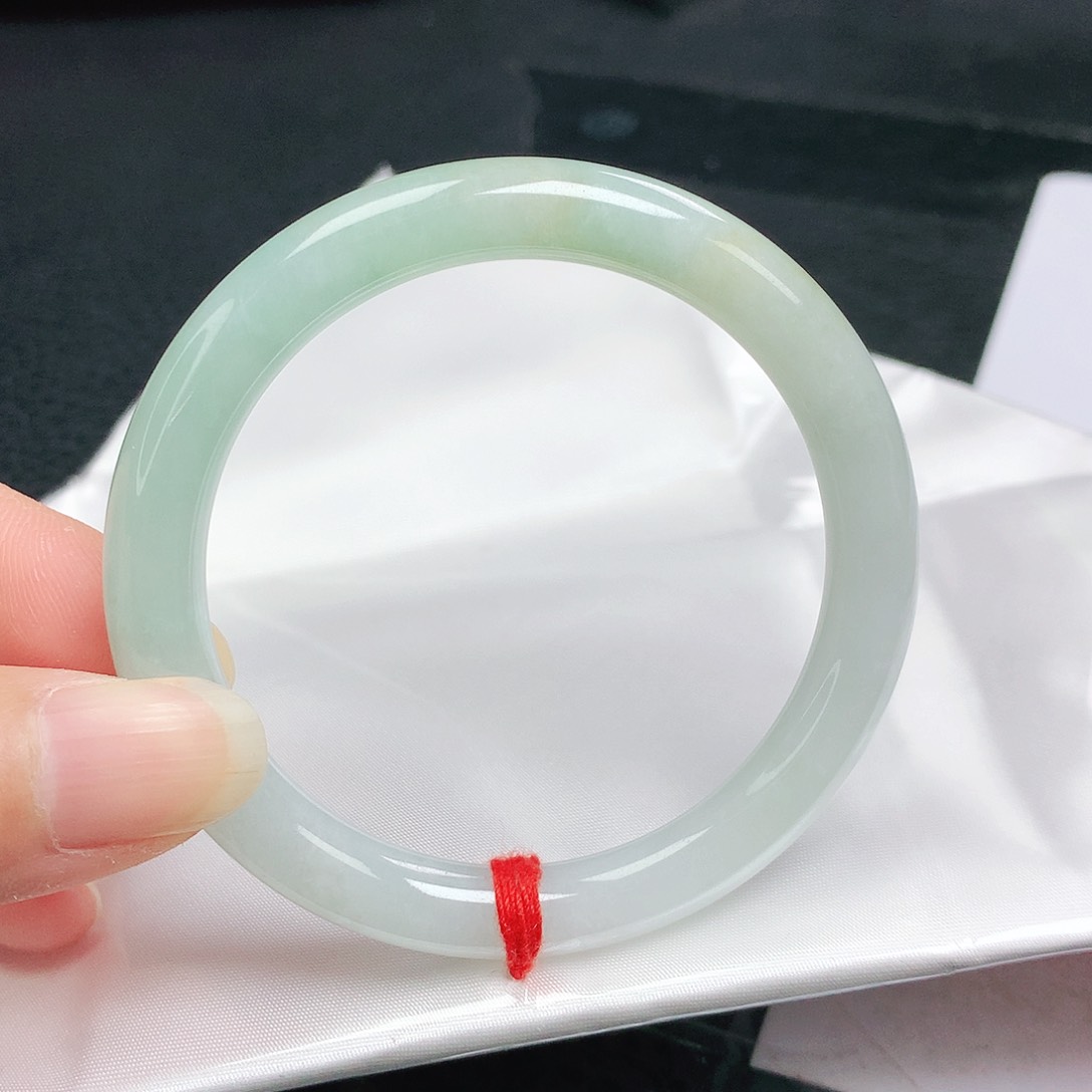 翡翠手镯（圆镯）未镶嵌