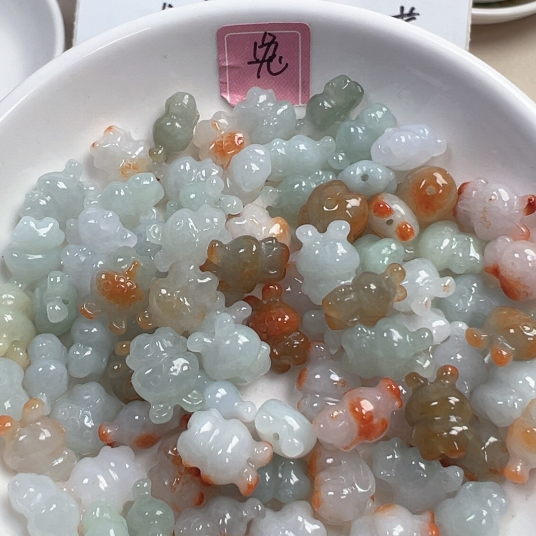 翡翠散珠翡翠生肖兔一个可挑