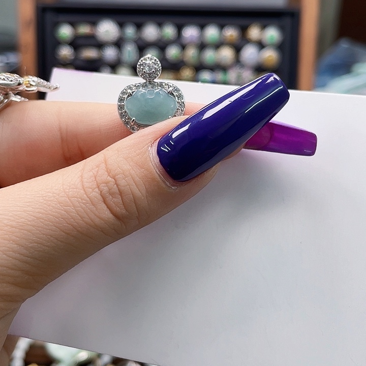 翡翠手镯未镶嵌天然翡翠A货