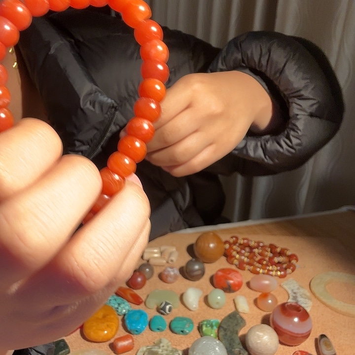 莫***莫玛瑙/玉髓合金颈饰