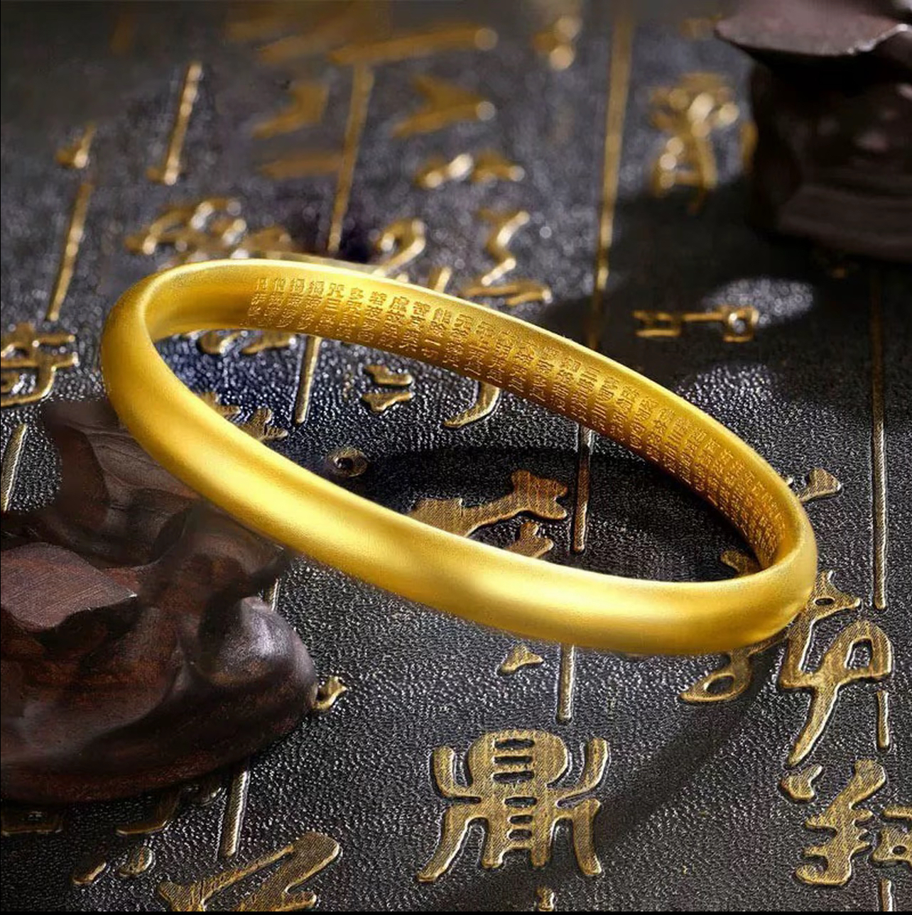 精美古法传承素圈泥鳅背实心手镯项圈